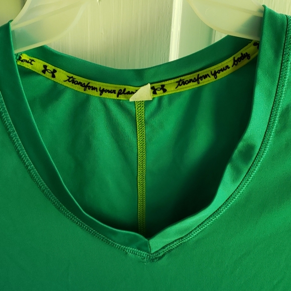 Under Armour Workout Shirt - Picture 2 of 3